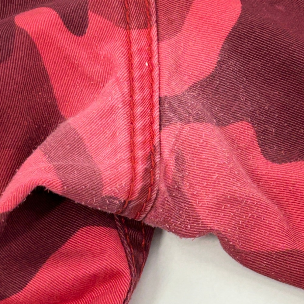 American Eagle Outfitters Cargo Shorts Men's 38 Red Camo Classic Fit - Picture 5 of 9